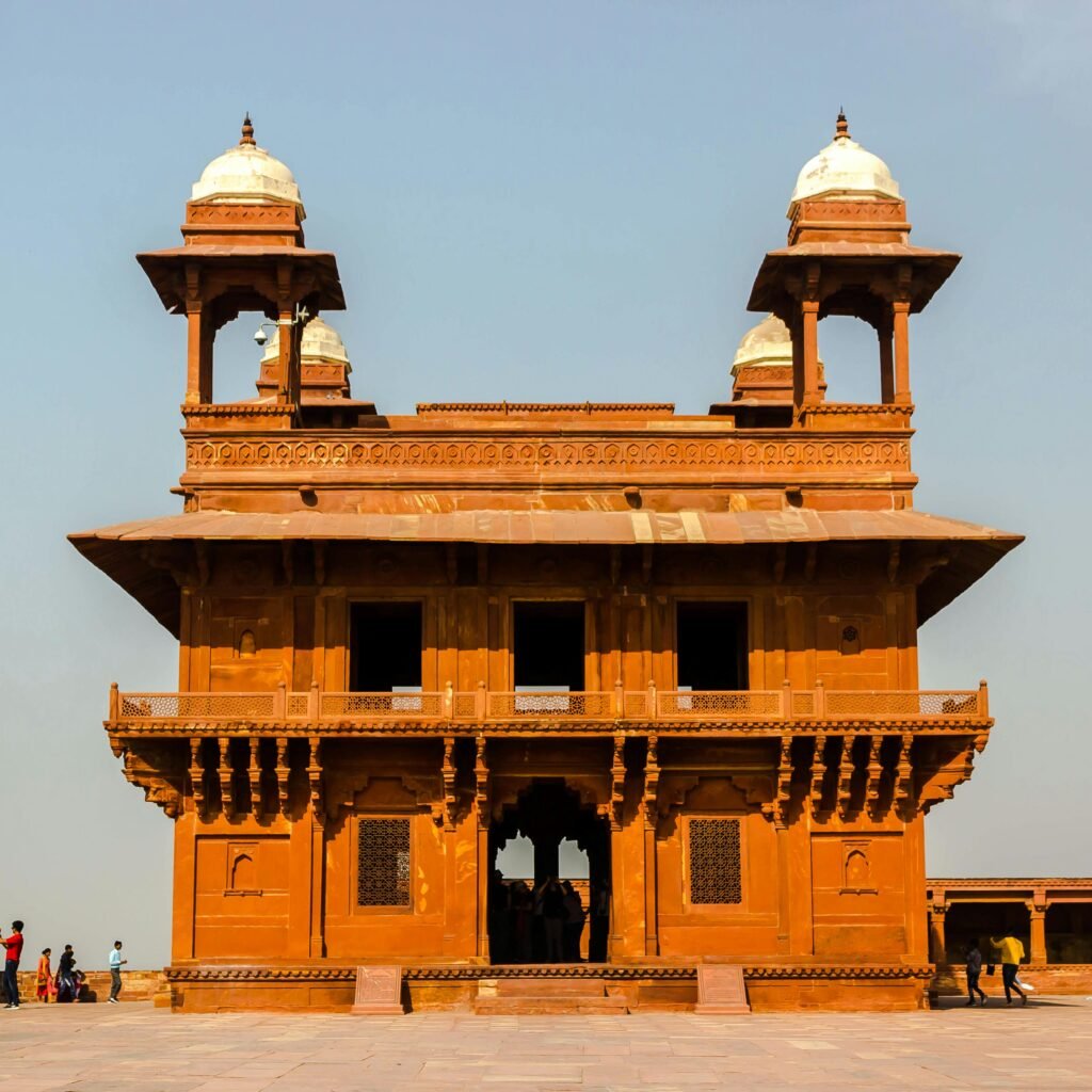 Explore the architectural beauty of Diwan-i-Khas at Fatehpur Sikri, a UNESCO heritage site in India.